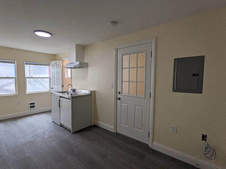 2312-14 Ellsworth Street — Photo 16