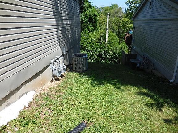 3rd image of 1203 Cliffside Dr #1205