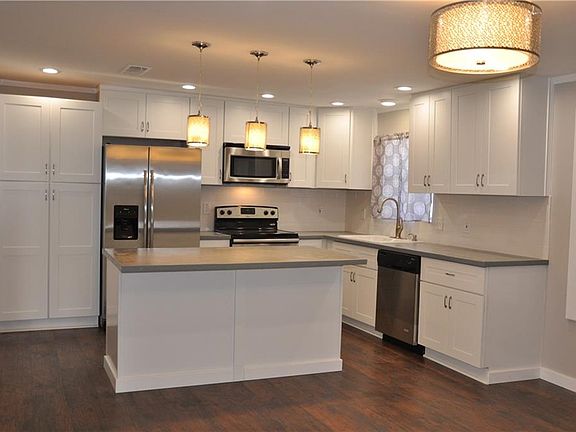 3rd image of 2304 Dartmore St