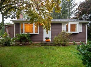 25 Meadow Ave, Riverside, RI 02915