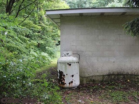 3rd image of 453 Miller Road