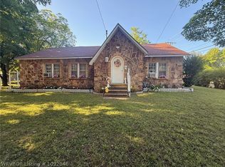 1102 W School St, Ozark, AR 72949