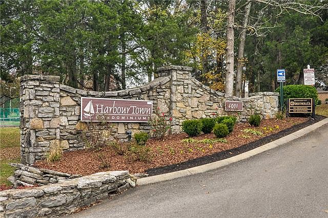 Welcome to this SPECTACULAR Condo located in Harbour Town! PRIME LOCATION with