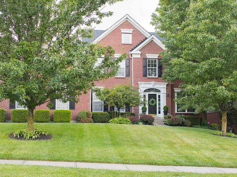 1st image of 555 Savannah Dr
