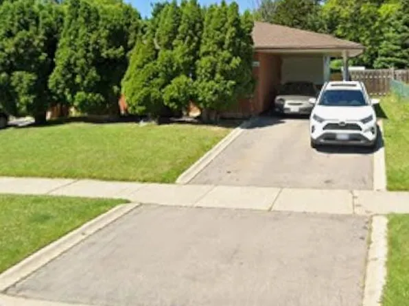 2141 Meadowbrook Rd, Burlington, ON L7P 2A6