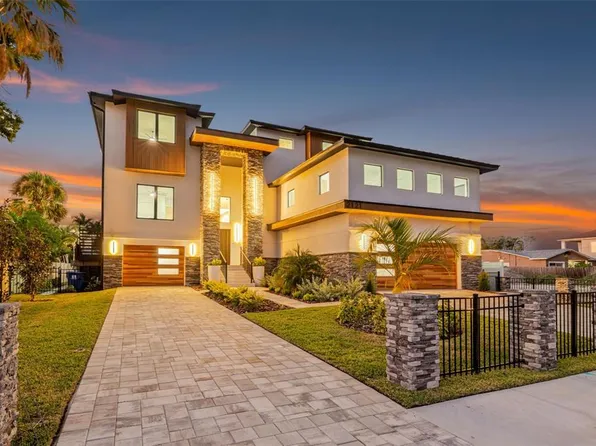 2121 Bayou Grande Blvd NE, Saint Petersburg, FL 33703