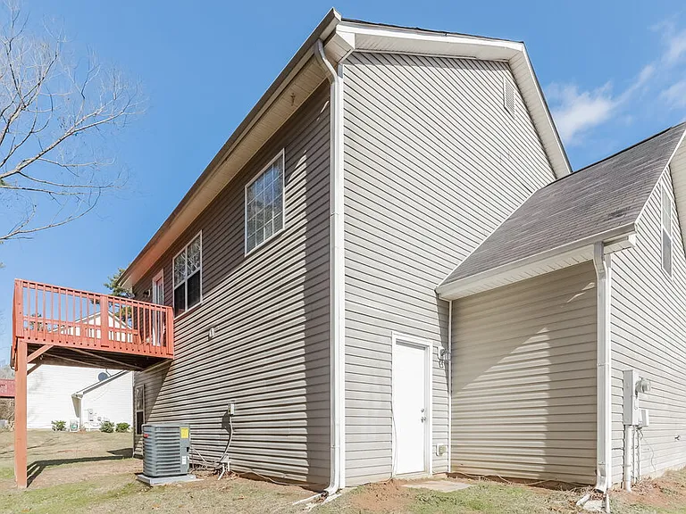 1020 Trotters Farm Rd — Photo 17