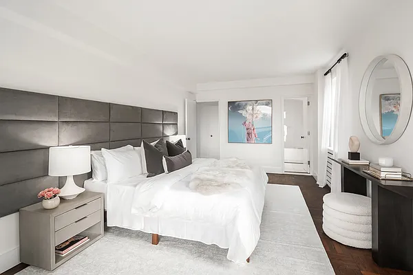 Sold by Compass | media 9