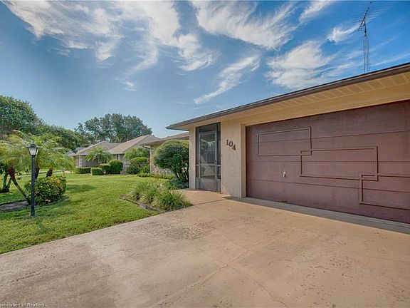 2nd image of 104 Tangerine Rd