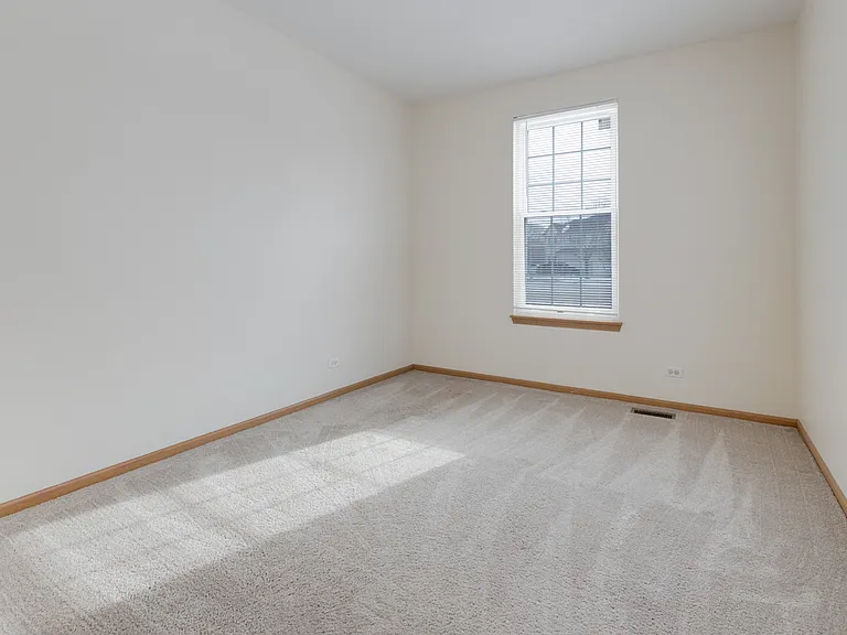 840 Amelia Ct — Photo 12