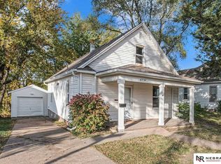 6524 Maple St, Omaha, NE 68104