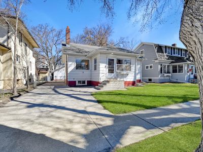 1127 8th Ave S, Fargo, ND, 58103