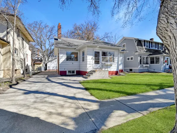 1127 8th Ave S, Fargo, ND 58103