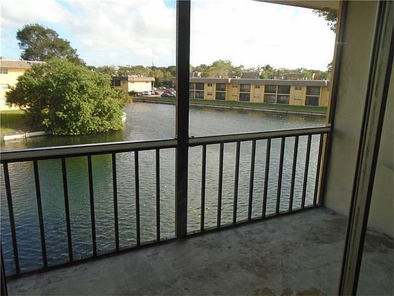 2nd image of 8020 Colony Cir N APT 308