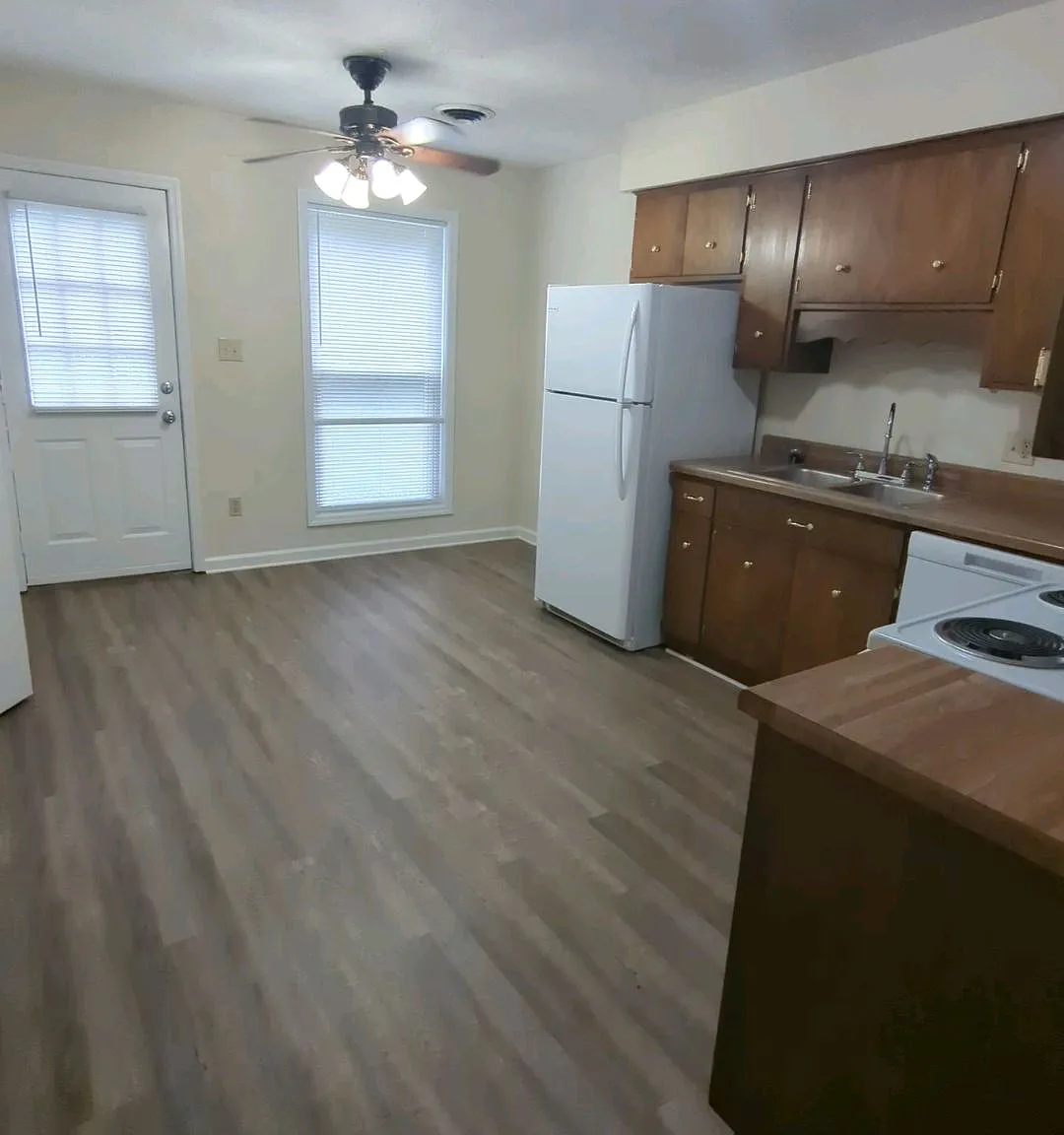 1032 Brookview Drive - 13 D — Photo 3
