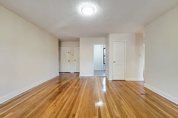 Rented by Revona Properties | media 10