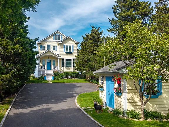 2nd image of 136 Asharoken Avenue