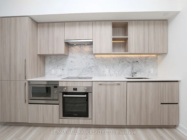 17 Bathurst St #4007 — Photo 10