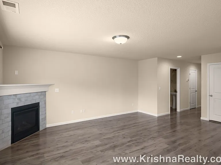 7443 NW 164th Ave — Photo 11