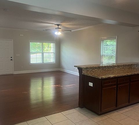 4th image of 61 Lee Road 538