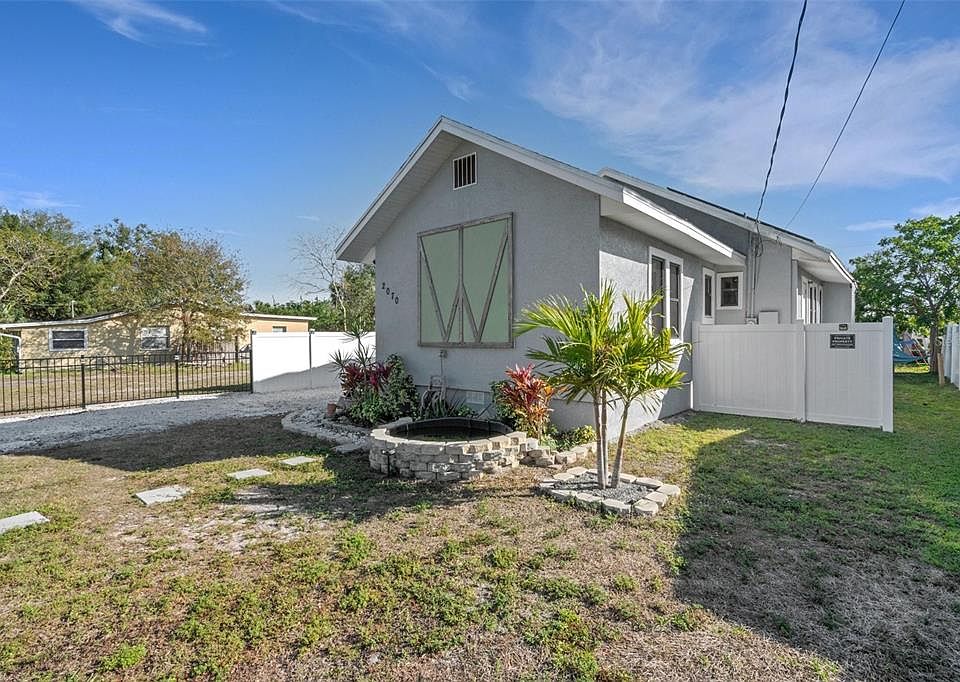1st image of 2070 28th St