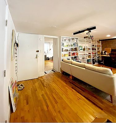 3rd image of 34 Douglass St