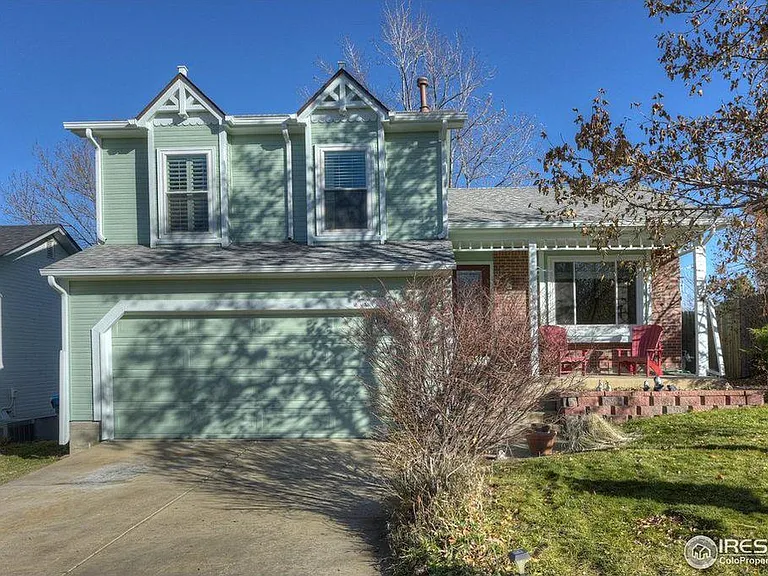 2208 Dogwood Cir — Photo 1