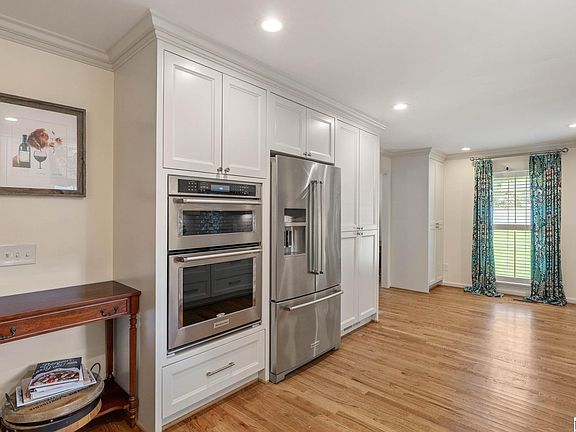 5th image of 745 Bailey Brook Cir
