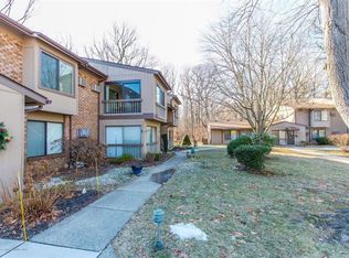 25 Lexington Ct, Red Bank, NJ 07701