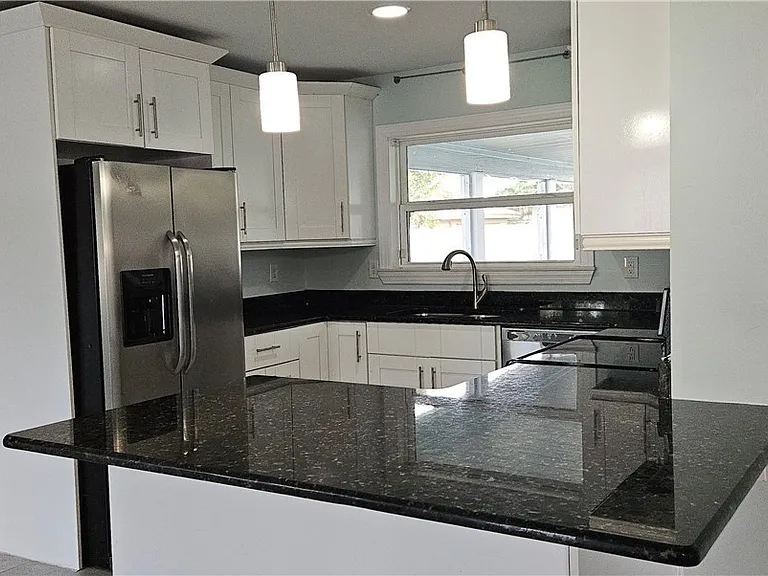 1626 Grace Ave — Photo 1
