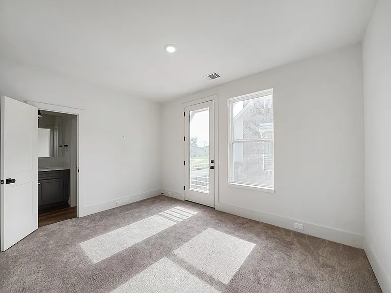 881 Rachel St #C — Photo 16