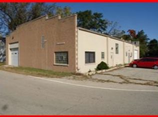 32 Railroad St, Crystal Lake, IL 60014
