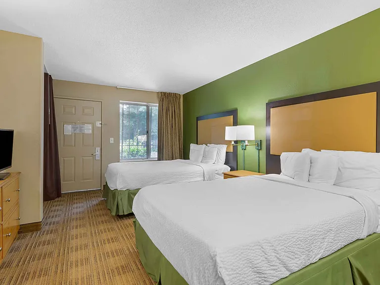Studio Suite - 2 Full Beds