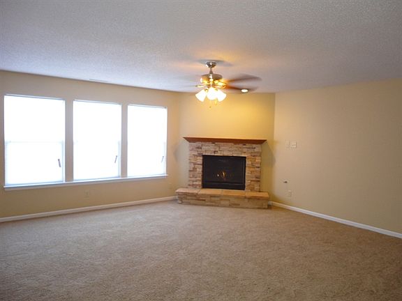 5th image of 2324 Shadowbrook Dr