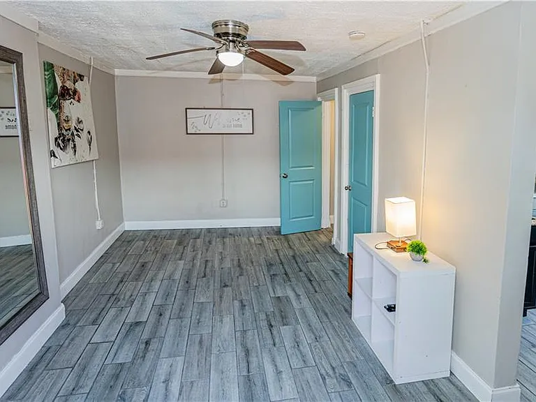 235 Walnut St NW #E — Photo 12