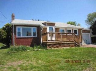 40 Antrim St, Somerset, MA 02726