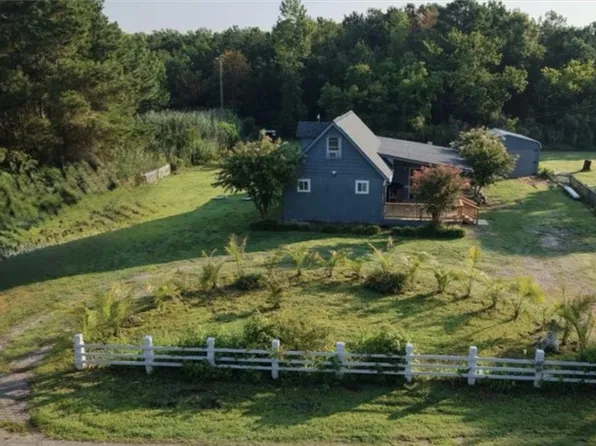9571 Rowes Point Rd, Hayes, VA 23072
