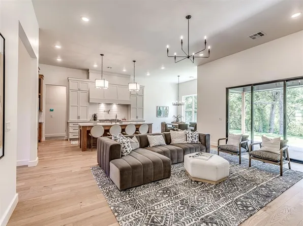 396 Old Creek Rd, Edmond, OK 73034