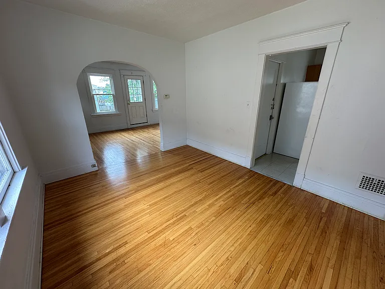 394 Taunton Pl #2UPR — Photo 4