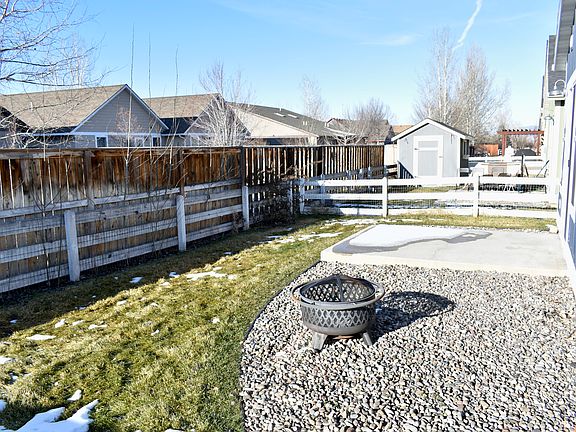 4th image of 879 Cottage Park Ln