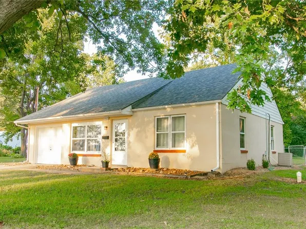 1405 S Lexington St, Holden, MO 64040