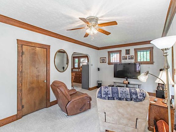 5th image of 1214 E Seneca Pl