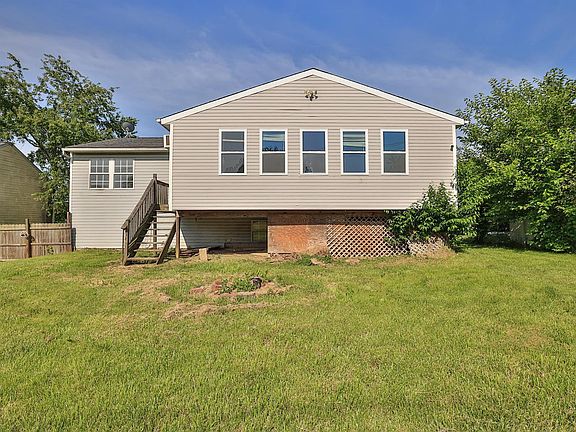 2nd image of 28 Hearthstone Ct