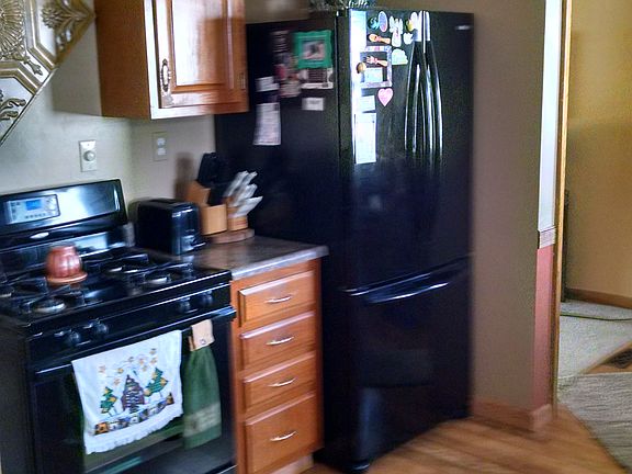 3rd image of 808 Thayer Ave