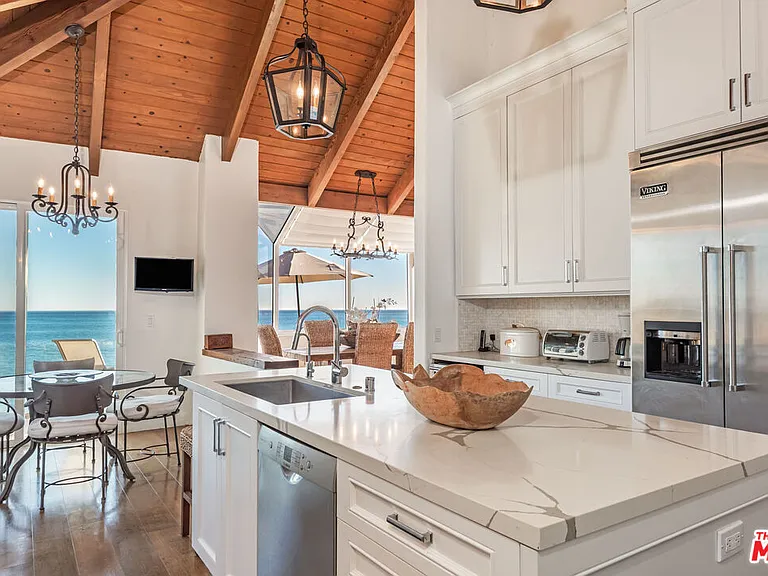 24408 Malibu Rd — Photo 23