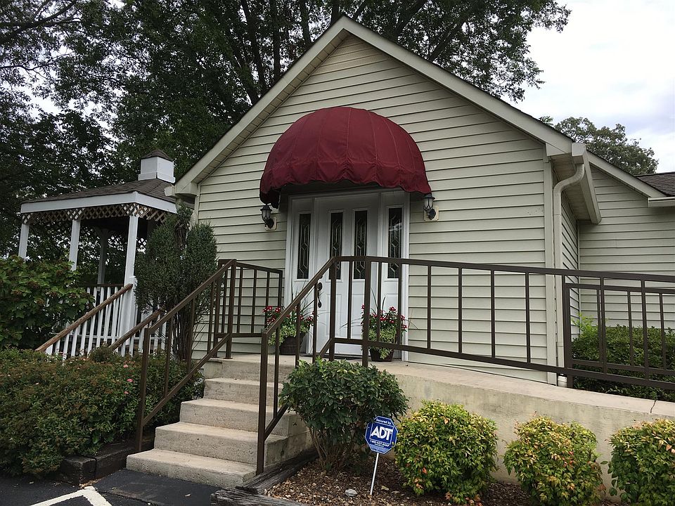 1st image of 1431 S College St