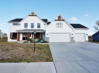 3302 Blue Grouse St, Valparaiso, IN 46383