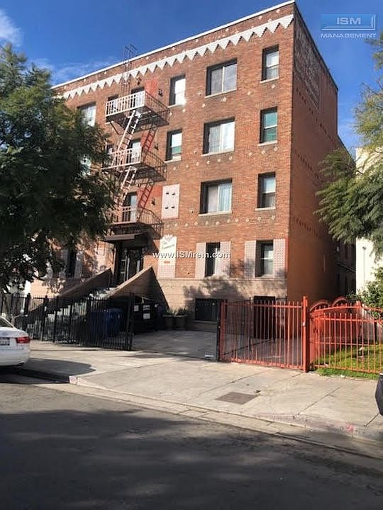 1st image of 257 S Kenmore Ave APT 403