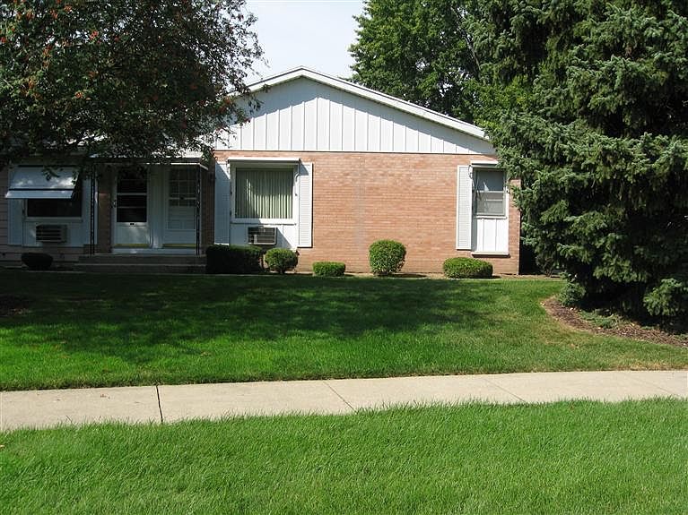 1st image of 725 Blue Ash Dr SE