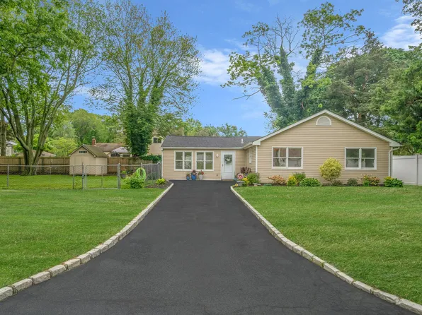 138 Greene Avenue, Port Jefferson Station, NY 11776